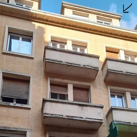 Renovated In The Centre Of Apartment